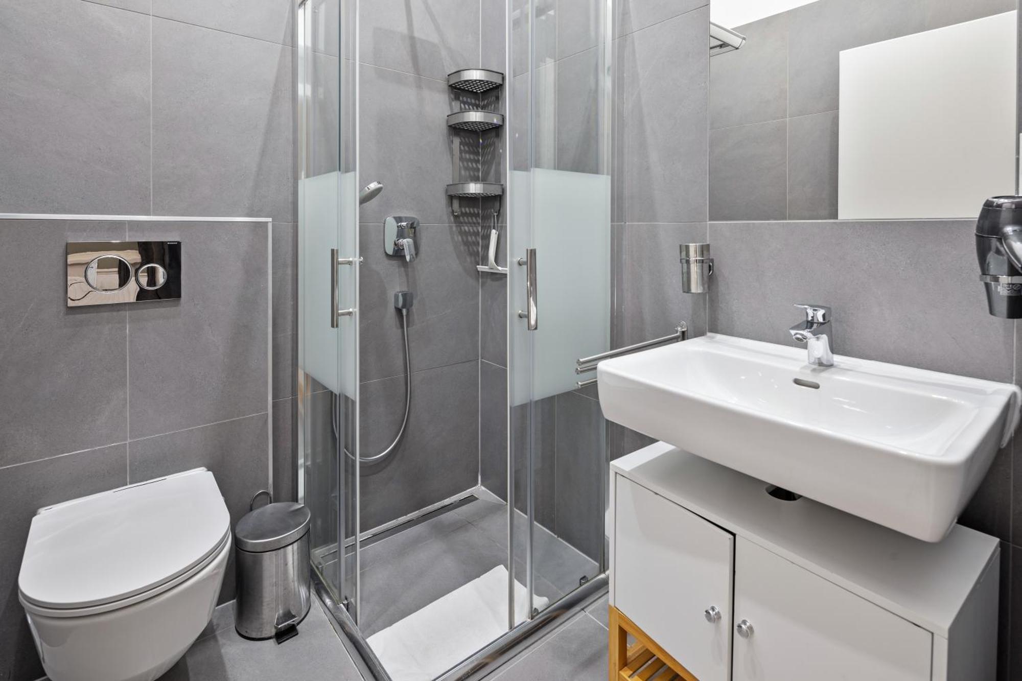 Apartment 522 Mbits Wifi Air Con Free Parking