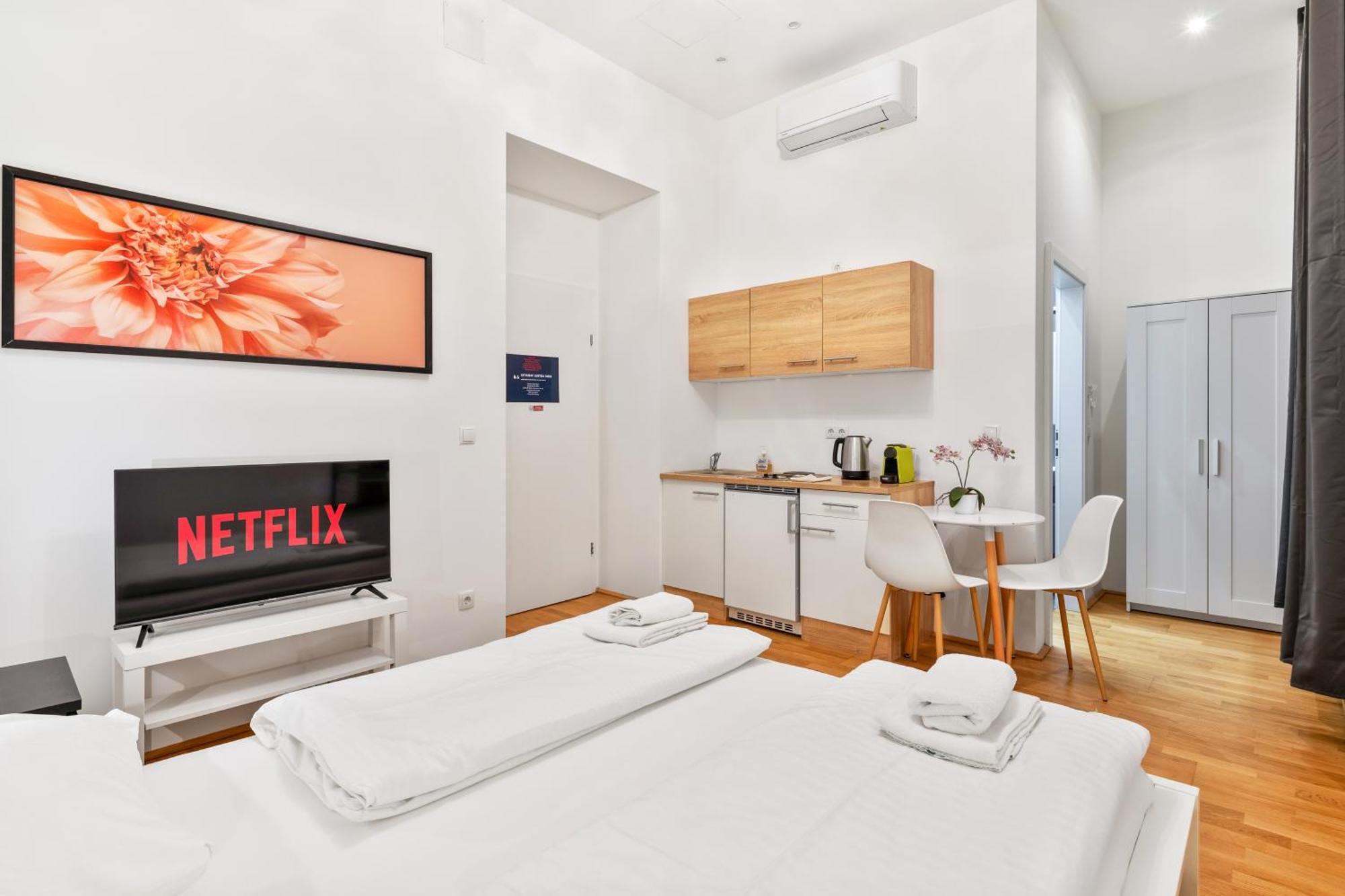 Apartment 522 Mbits Wifi Air Con Free Parking *